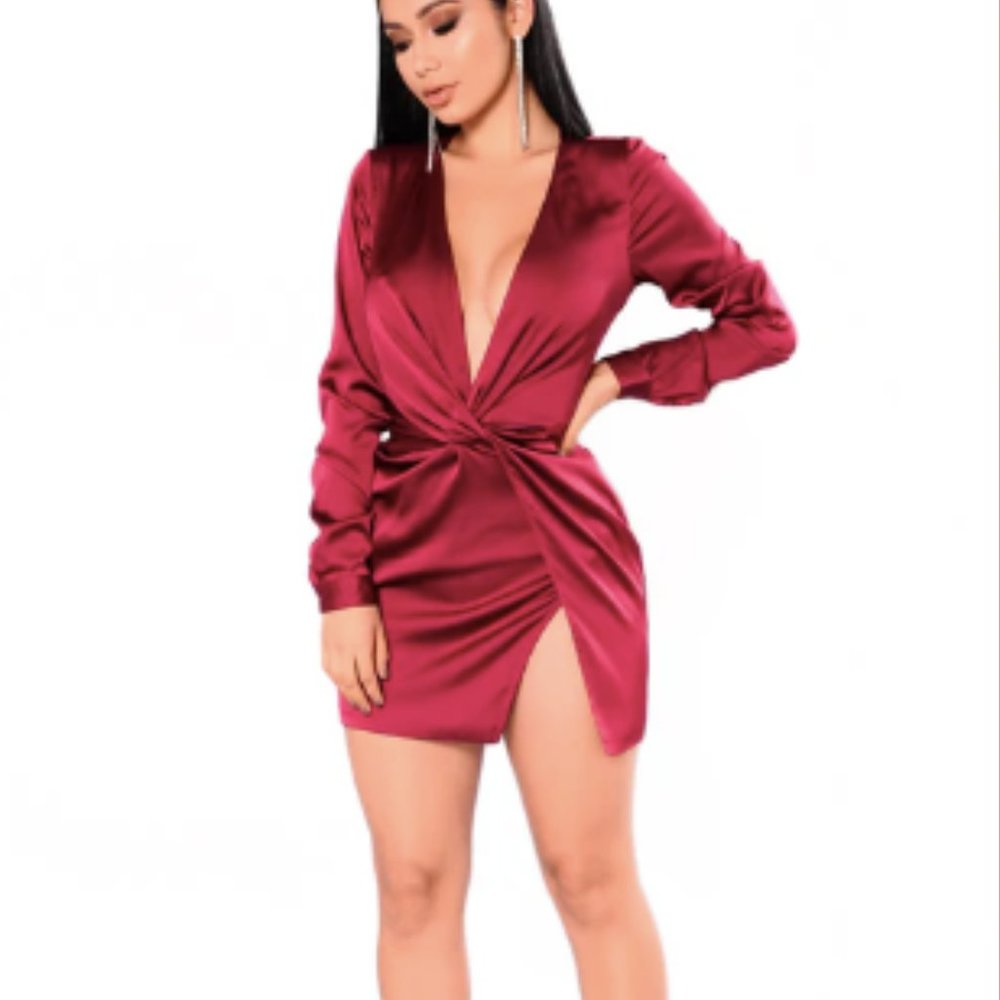 🍿 NWT twist front satin dress 🍿